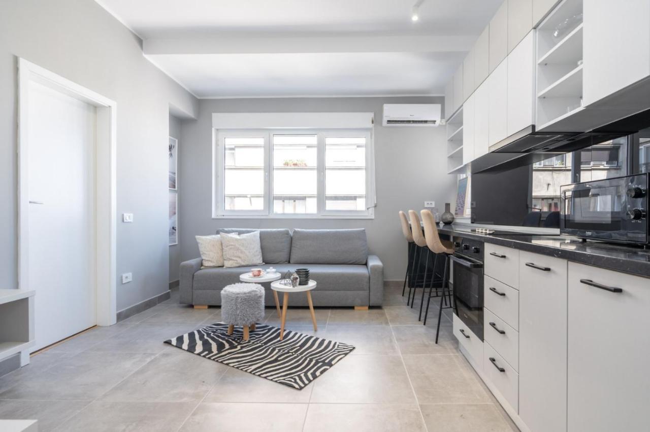 Minimalist Design Apartament In Magheru Bukarest Exterior foto